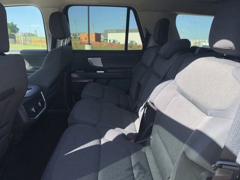 Used 2025 Ford Expedition Active AWD/4WD image 8