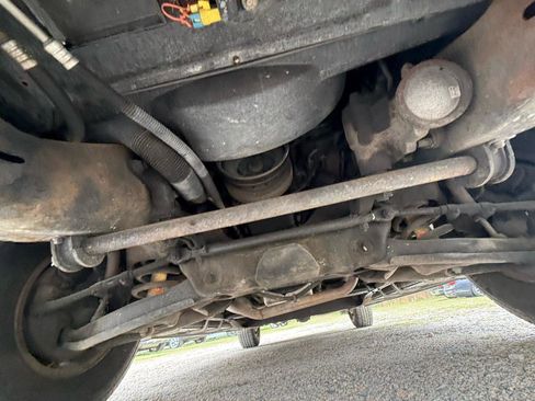 Used 1998 GMC Yukon 2WD 4-Door w/ Marketing Opt Pkg 5 image 29