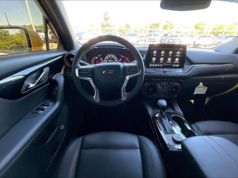 Used 2023 Chevrolet Blazer RS FWD image 5