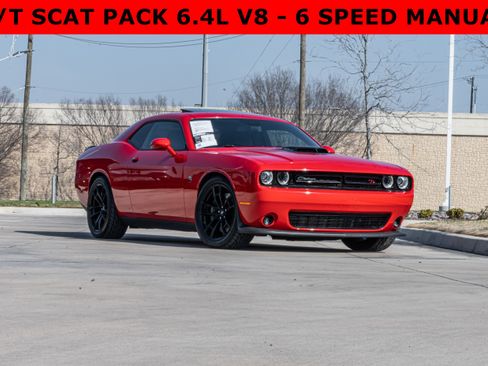 Used 2019 Dodge Challenger R/T Scat Pack w/ Shaker Package image 2