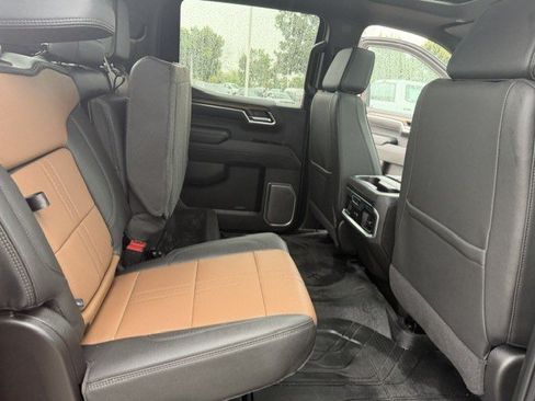 Used 2025 Chevrolet Silverado 1500 High Country AWD/4WD image 38