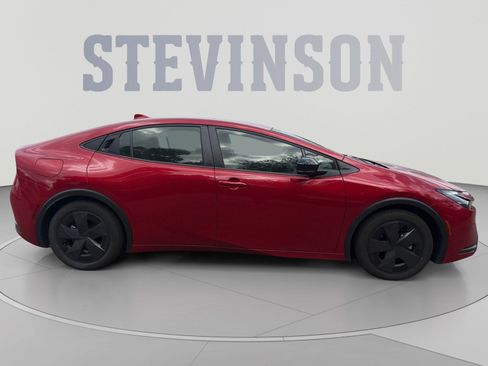 Used 2025 Toyota Prius Plug-In Hybrid FWD image 6