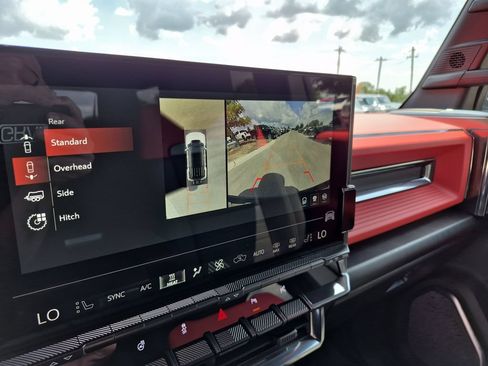Used 2026 GMC Hummer EV 3X AWD/4WD image 28