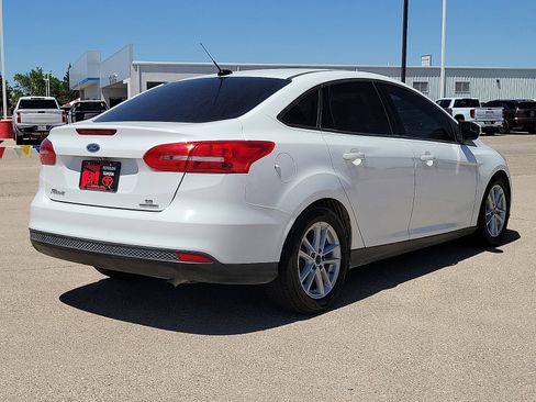Used 2016 Ford Focus SE FWD image 4