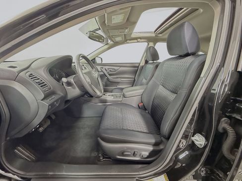 Used 2017 Nissan Altima 2.5 SV w/ Convenience Package image 19