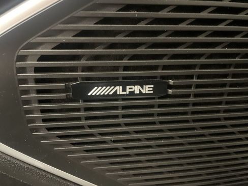 Used 2022 Jeep Wagoneer Series III w/ Rear Seat Entertainment Group AWD/4WD image 18