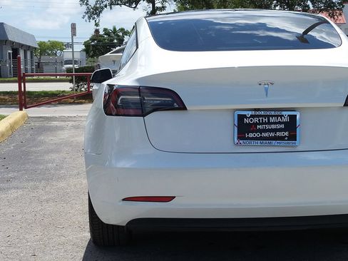 Used 2023 Tesla Model 3 Standard Range RWD image 13