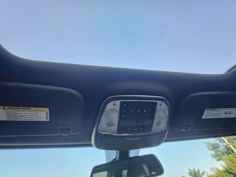 Used 2014 Jeep Grand Cherokee Limited image 18