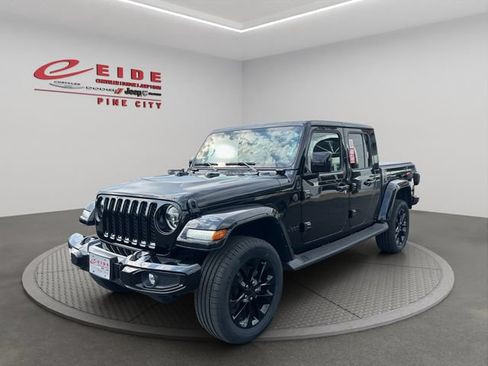 Used 2021 Jeep Gladiator Overland AWD/4WD image 1