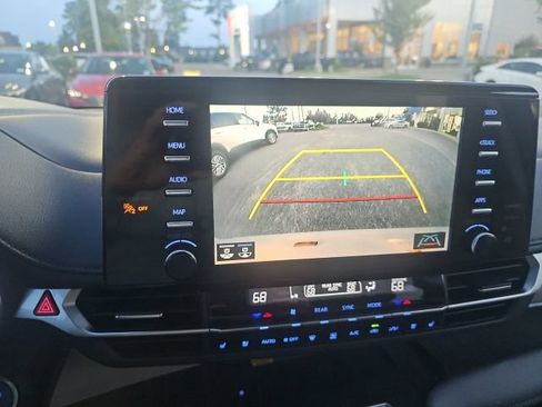 Used 2023 Toyota Sienna Limited AWD/4WD image 24