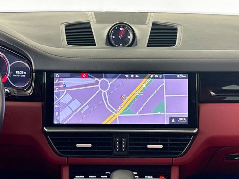 Used 2020 Porsche Cayenne image 25