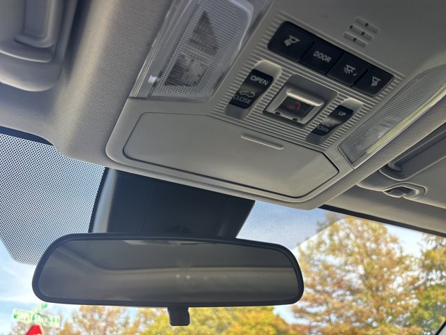 Used 2021 Toyota RAV4 XLE w/ Convenience Package FWD image 37