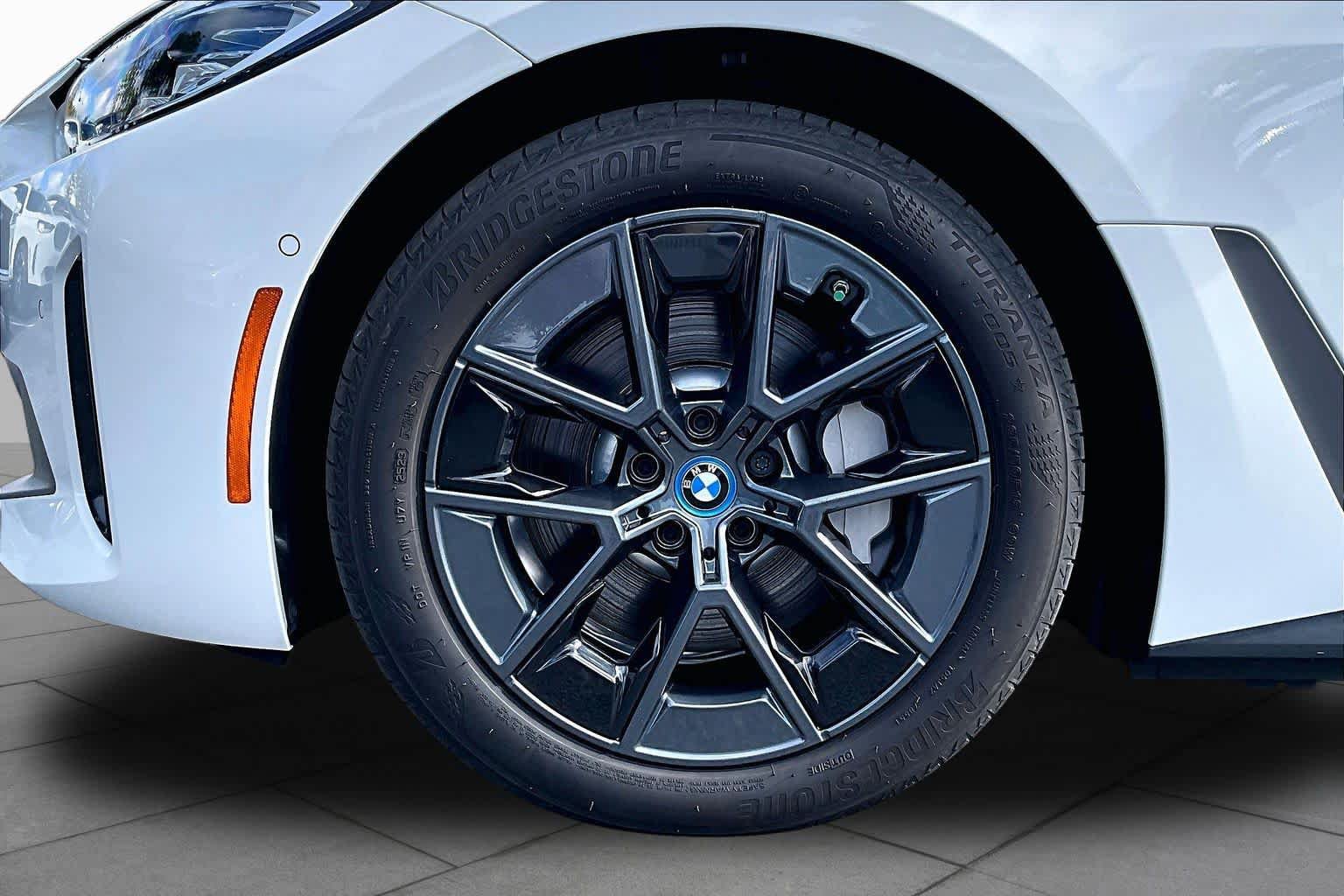 Used 2024 BMW i4 eDrive40 w/ Premium Package RWD image 10