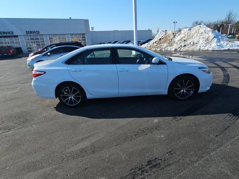 Used 2016 Toyota Camry XSE w/ Moonroof Package image 2