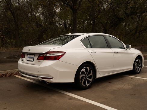Used 2016 Honda Accord EX-L image 9