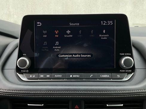 Used 2025 Nissan Rogue SV image 30