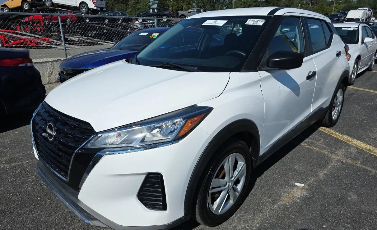 Used 2022 Nissan Kicks S FWD image 1