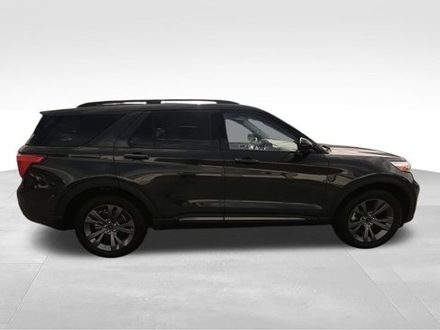 Used 2023 Ford Explorer XLT w/ Equipment Group 202A AWD/4WD image 11