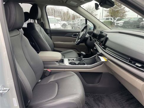 New 2026 Kia Carnival EX image 14