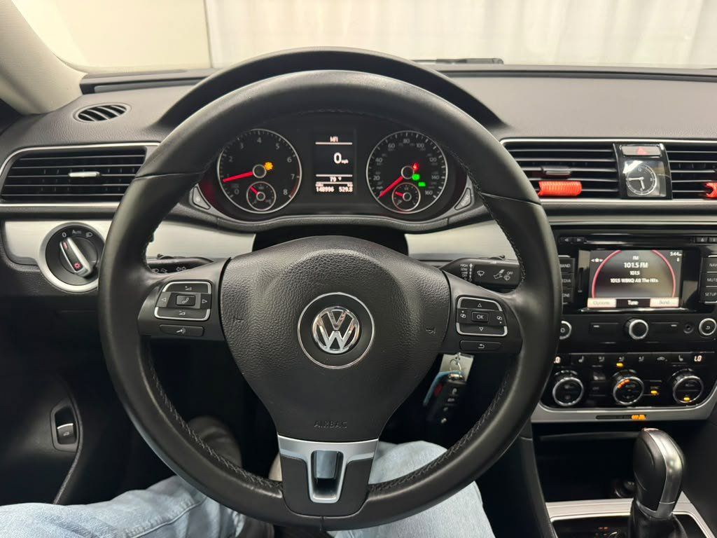 Used 2012 Volkswagen Passat 2.5 SE FWD image 27
