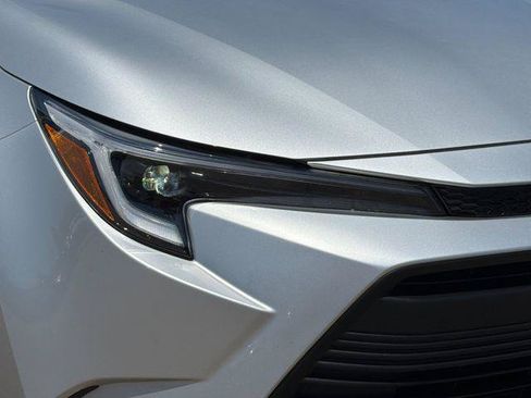 Certified 2025 Toyota Corolla LE FWD image 27