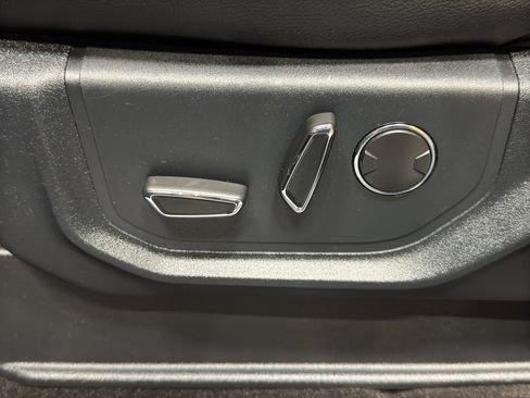 Used 2021 Ford Expedition Limited image 18