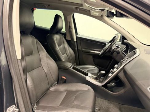 Used 2015 Volvo XC60 T6 Platinum FWD image 23