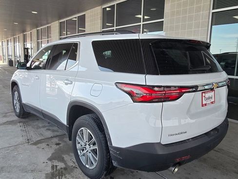 Used 2023 Chevrolet Traverse LT image 6