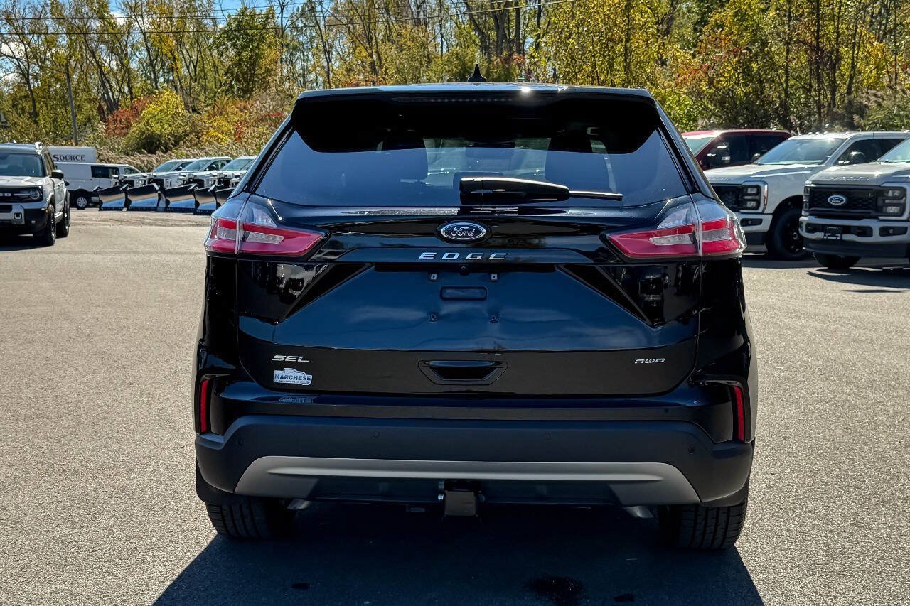 Used 2023 Ford Edge SEL w/ Convenience Package AWD/4WD image 4