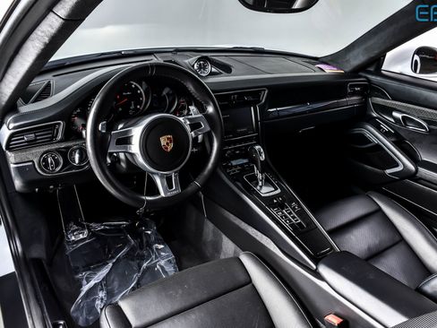 Used 2015 Porsche 911 Turbo image 17