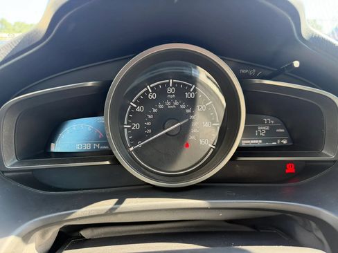 Used 2018 MAZDA MAZDA3 Sport FWD image 10