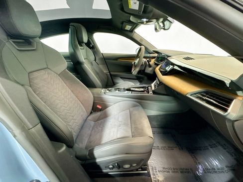 Used 2023 Audi e-tron GT Premium Plus image 26