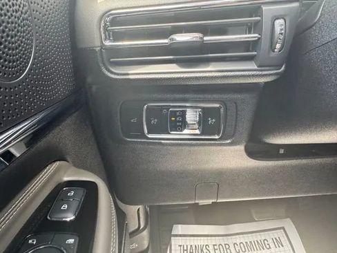 Used 2025 Lincoln Corsair AWD w/ Jet Appearance Package image 23