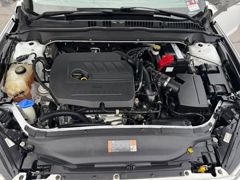 Used 2016 Ford Fusion SE w/ Equipment Group 202A image 18