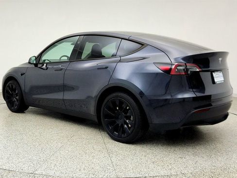 Used 2024 Tesla Model Y Long Range AWD/4WD image 7