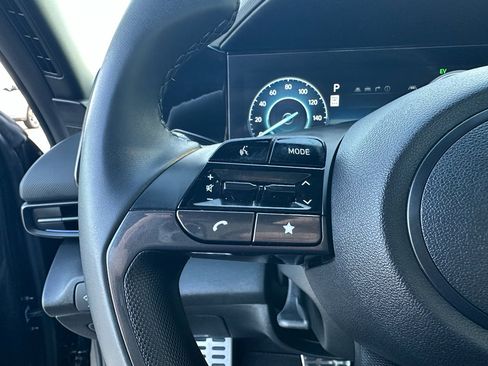 Used 2025 Hyundai Elantra SEL image 15