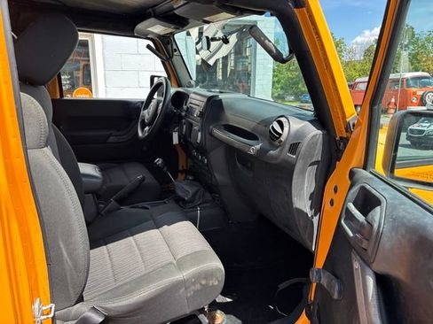 Used 2012 Jeep Wrangler Unlimited Sport AWD/4WD image 7