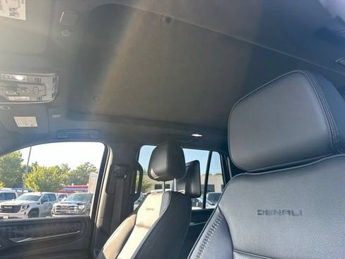 Used 2023 GMC Yukon Denali w/ Denali Reserve Package AWD/4WD image 10