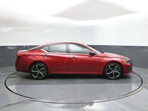 Used 2023 Nissan Altima 2.5 SR FWD image 26