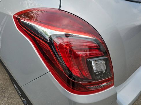 Used 2022 Buick Encore Preferred image 39