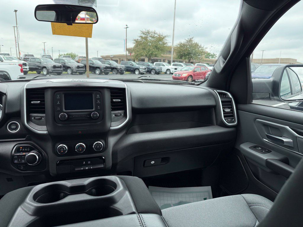 Used 2022 RAM 1500 Big Horn AWD/4WD image 17