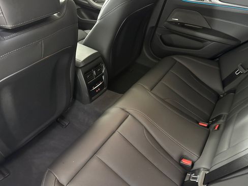 Used 2025 BMW i4 eDrive40 w/ Premium Package RWD image 31