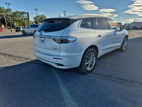 Used 2024 Buick Enclave Avenir image 4