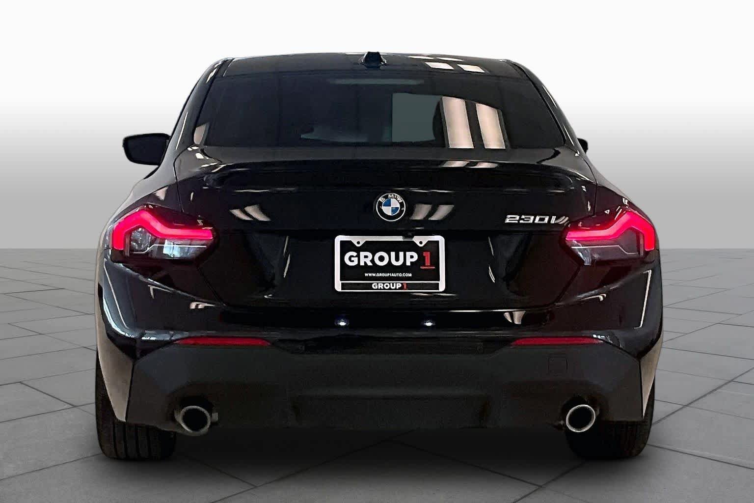 Used 2024 BMW 230i Coupe w/ Convenience Package RWD image 4