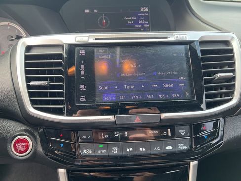 Used 2017 Honda Accord Touring image 13