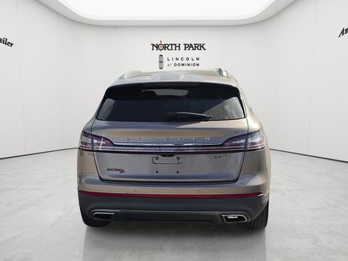 Used 2019 Lincoln Nautilus Reserve w/ Driver Assistance Package FWD image 4