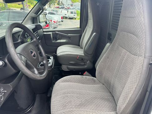 Used 2018 GMC Savana 2500 RWD image 10