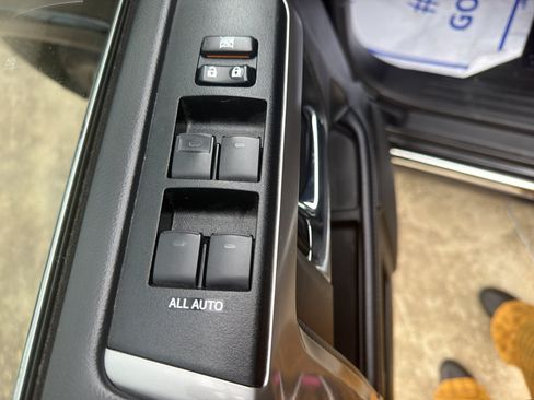 Used 2020 Toyota 4Runner Limited RWD image 12