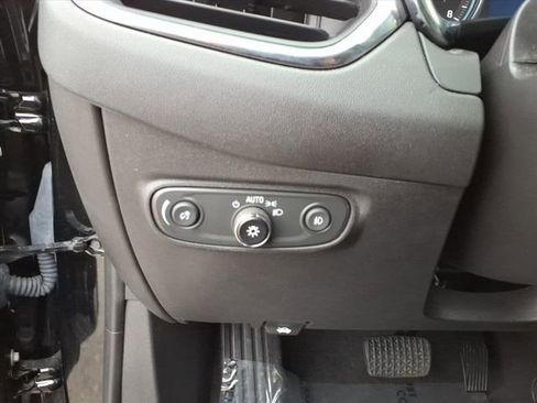 Certified 2024 Chevrolet Equinox Premier image 13