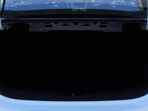 Used 2018 Chevrolet Cruze LS FWD image 23